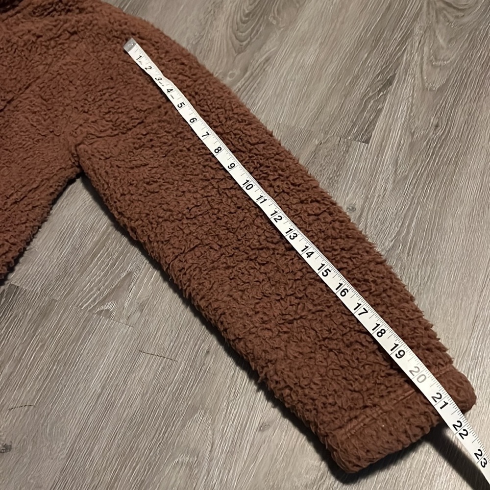 Abercrombie & Fitch teddy sweater . Size M - Picture 6 of 7